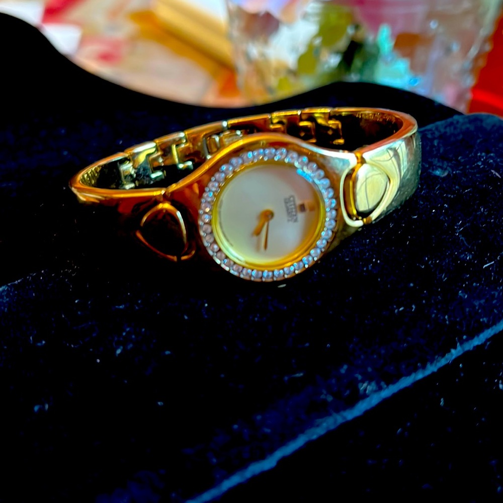 CITIZEN GOLD CRYSTAL WATCH